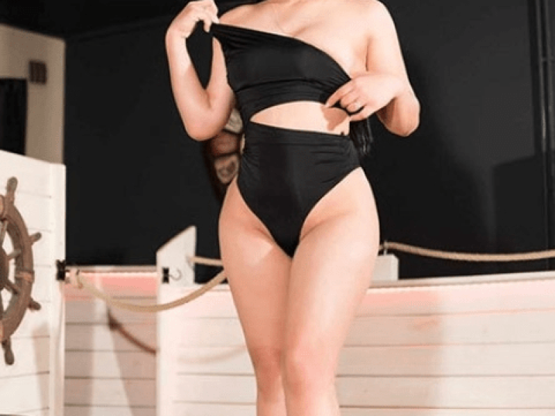 sex-in-theresienfeld-sexy-alessia-mit-geiler-busen-nur-kurze-zeit