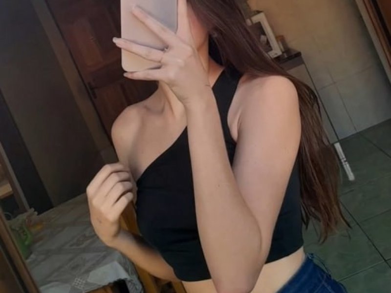 verspielte-teen-hure-laura-20jahreescort-service-in-schweiz-kurze-zeit