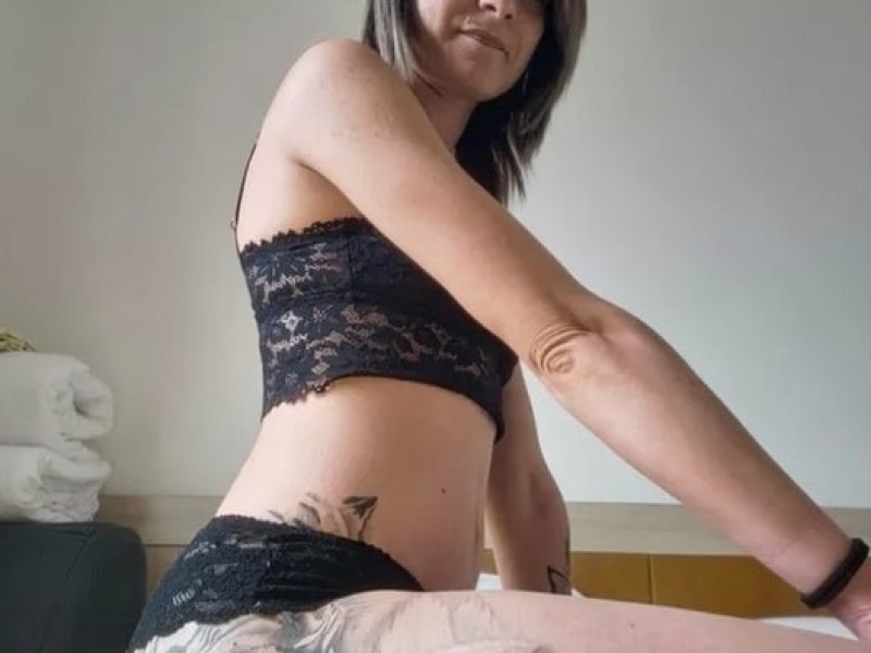 sexkontakte-in-munchen-sexy-alexa-aus-ungarn-25j-schlanke-zuckermaus-mit-viel-sex-und-leidenschaft