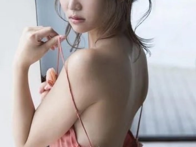 asiatin-sex-wildbergluna-26jahre-hubsche-lust-und-leidenschaft