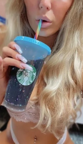 heisse-dates-mit-leonie-in-friesoythe-24-jahre-100-deutsch-langen-beinen-und-blonden-big-0