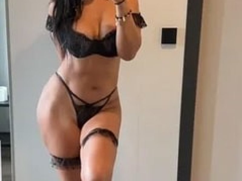 sexkontakte-in-hamburg-kolumbianischer-sexy-latina-sara-heisser-sextreffen