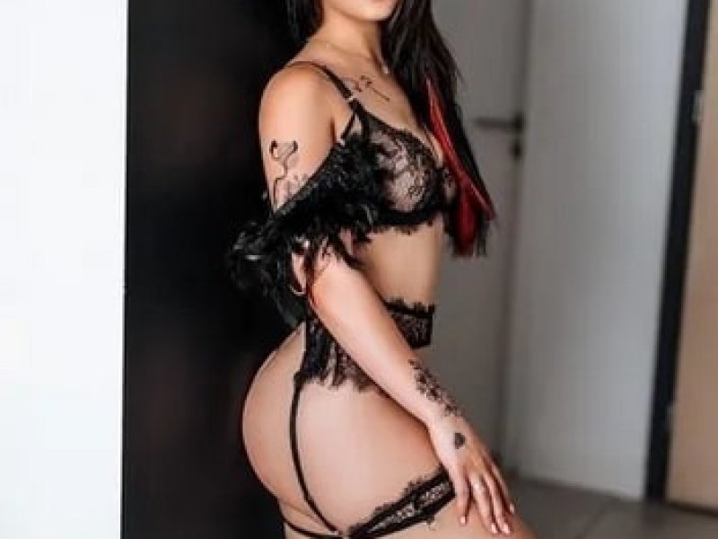 geile-18-jahrige-valeria-sex-berlin-sexsuchtige-anfangerin-small-3