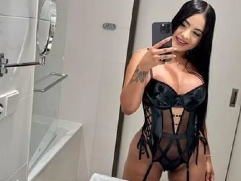 sex-in-frankfurt-main-neue-sexy-kelly-22j-aus-venezuela-heisse-lust-maus-small-1