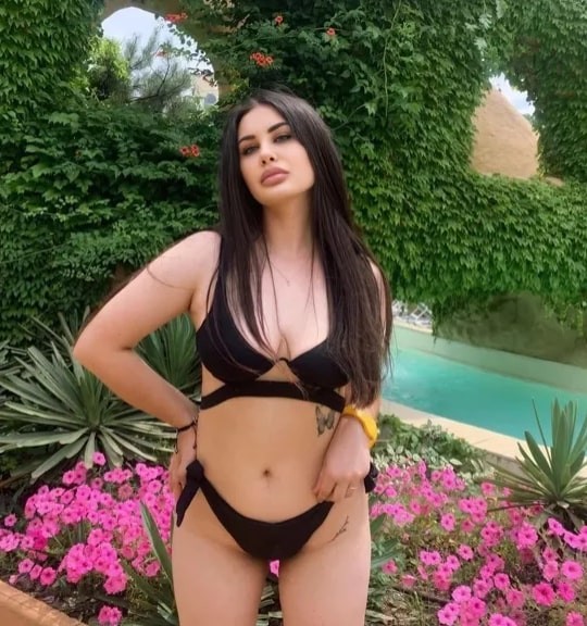 viktoria-echte-frau-mit-kurven-big-1