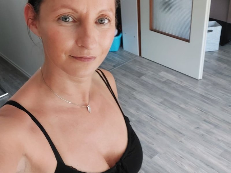 je-suis-disponible-pour-vos-plaisirs-sexuels-ecrivez-moi-si-vous-etes-interesse