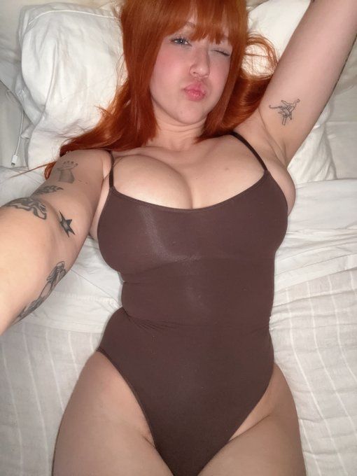 ich-bin-ein-escortgirl-das-jetzt-verfugbar-ist-big-1