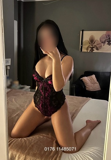 ganz-neu-eveline-22-jahre-nur-fur-kurze-zeit-koln-ehrenfeld-big-2