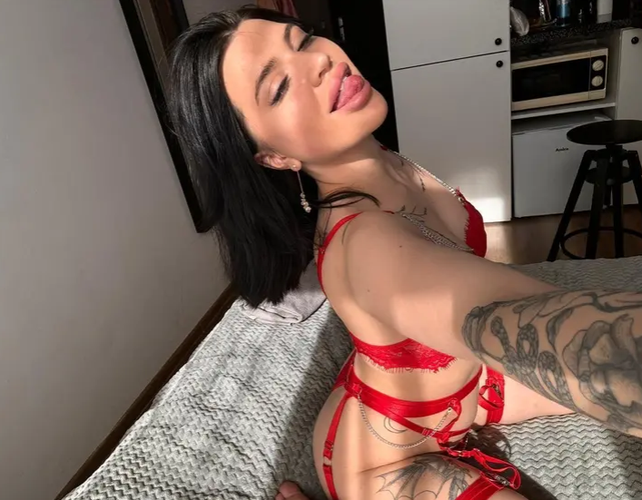 neu-in-berlin-alexa-18-schlanke-sexy-top-vielseitiger-service-big-0