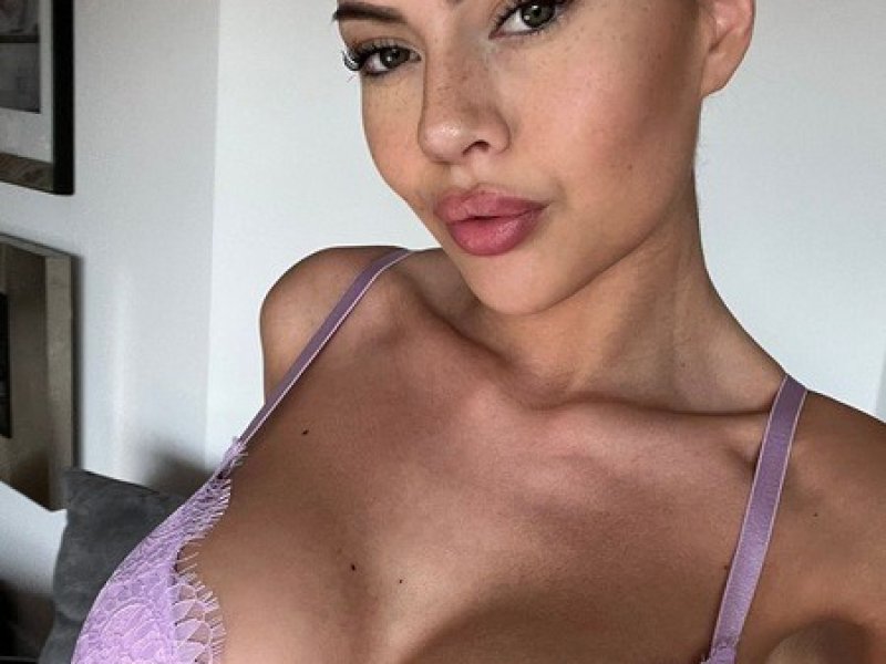 lola-21-jahre-junghamburg-hamm-zusammen-spass-haben-small-2