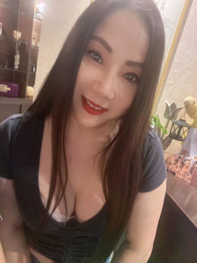 lisa-24-jahre-asiatisch-massagen-big-3