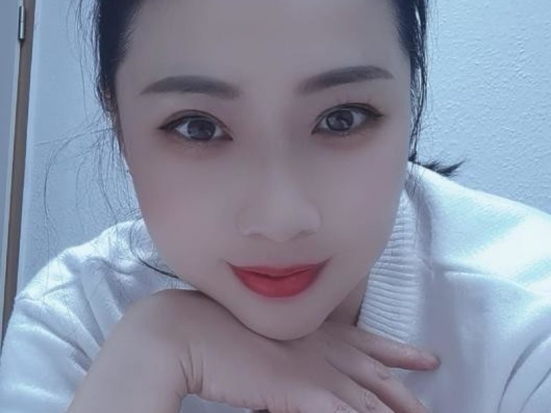 momo-26-jahre-asiatisch-top-massage-service-in-duisburg