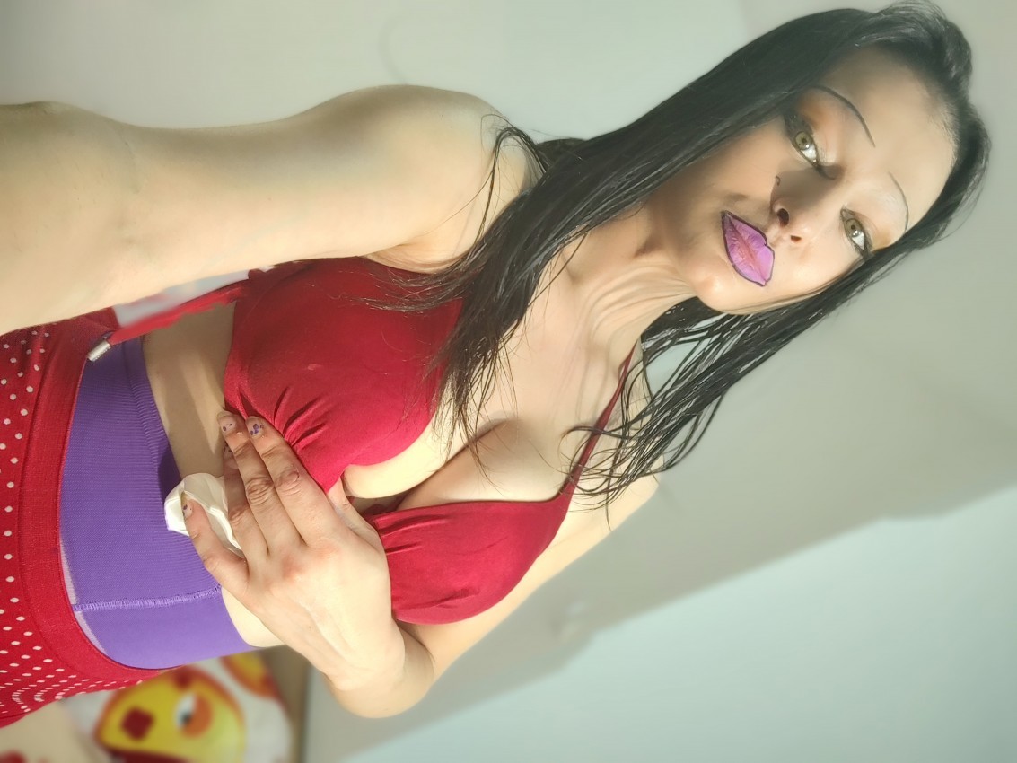 alexia-27-jahre-aus-italien-neu-in-koln-big-3