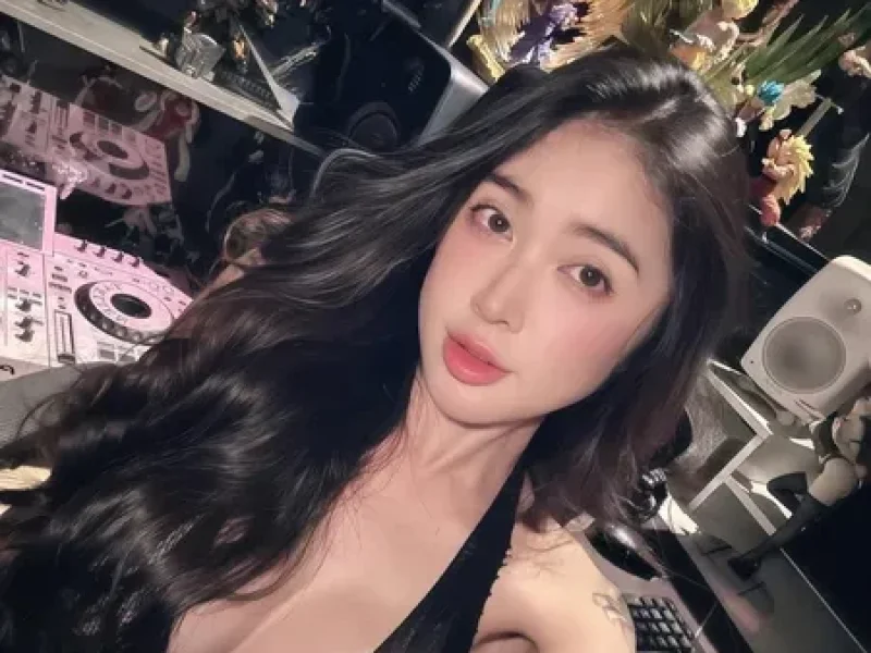 ha-linh-23-jahreasiens-heisseste-sexbombe-entdecke-grenzenlosen-spass