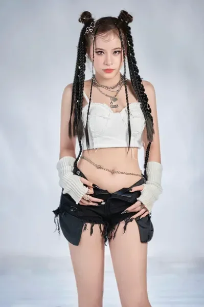 hubsche-asia-girl-rose-auch-paar-sex-und-anal-big-1