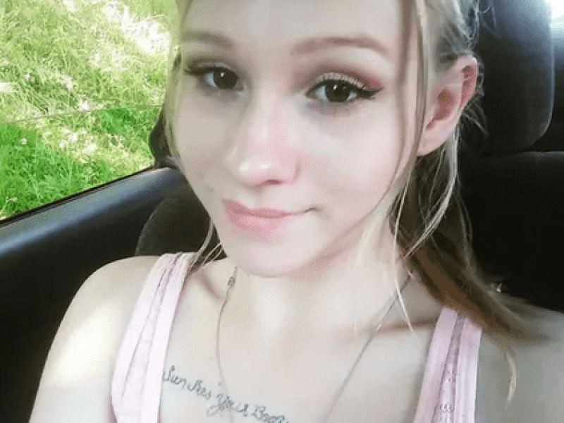 layla-20-jahre-alt-studentin-macht-sexchat-wichsanleitung-schwanzbewertung-bilder-videos
