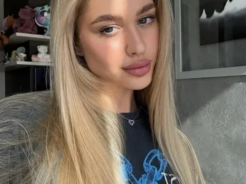 sex-und-tiefes-blasen-in-berlin-freya-menge-verfuhrerischer-kurven-unstillbaren-verlangen-small-1