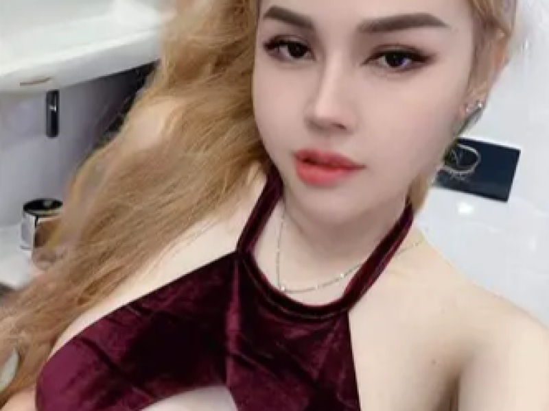 zum-ersten-mallindaexquisites-asiatisches-madchen-20-jahre-altanfangerin