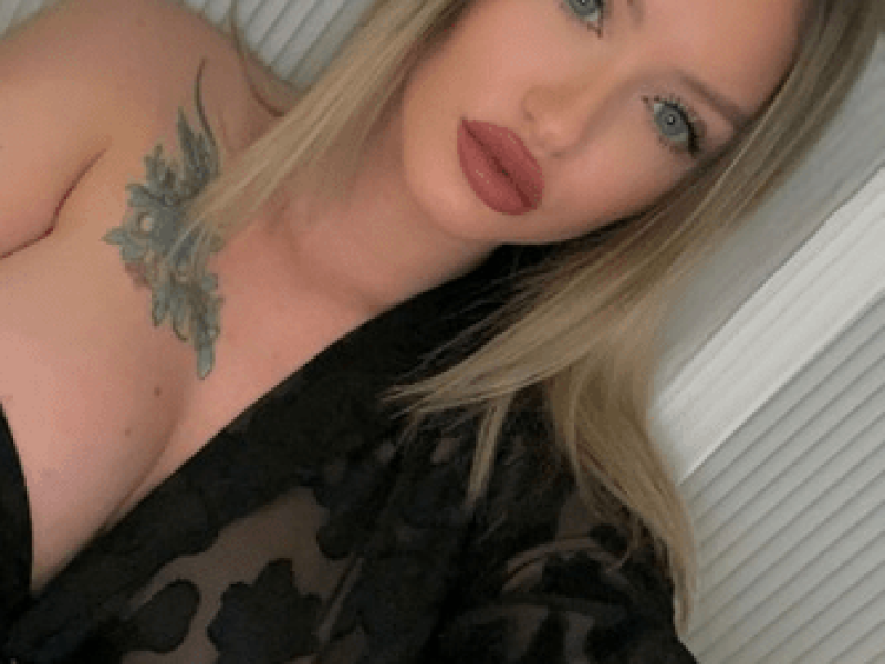 selena-22-jahre-besonders-heisstop-service